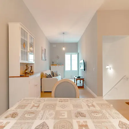Quaint Townhouse בית נופש *