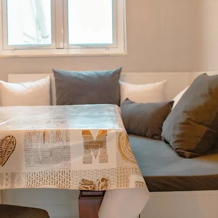 Quaint Townhouse Holiday home