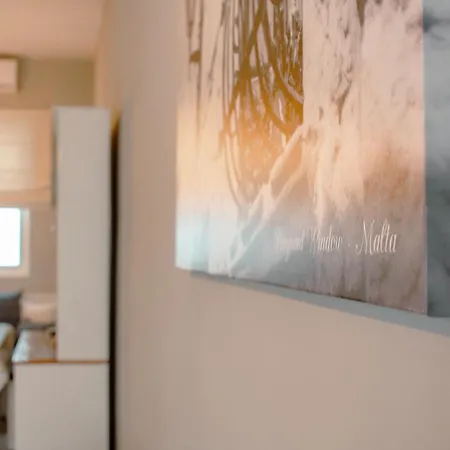 بيت للعطل Quaint Townhouse خليج سانت بول