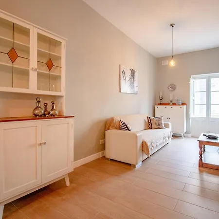 Quaint Townhouse Holiday home