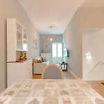 Quaint Townhouse 別荘 *